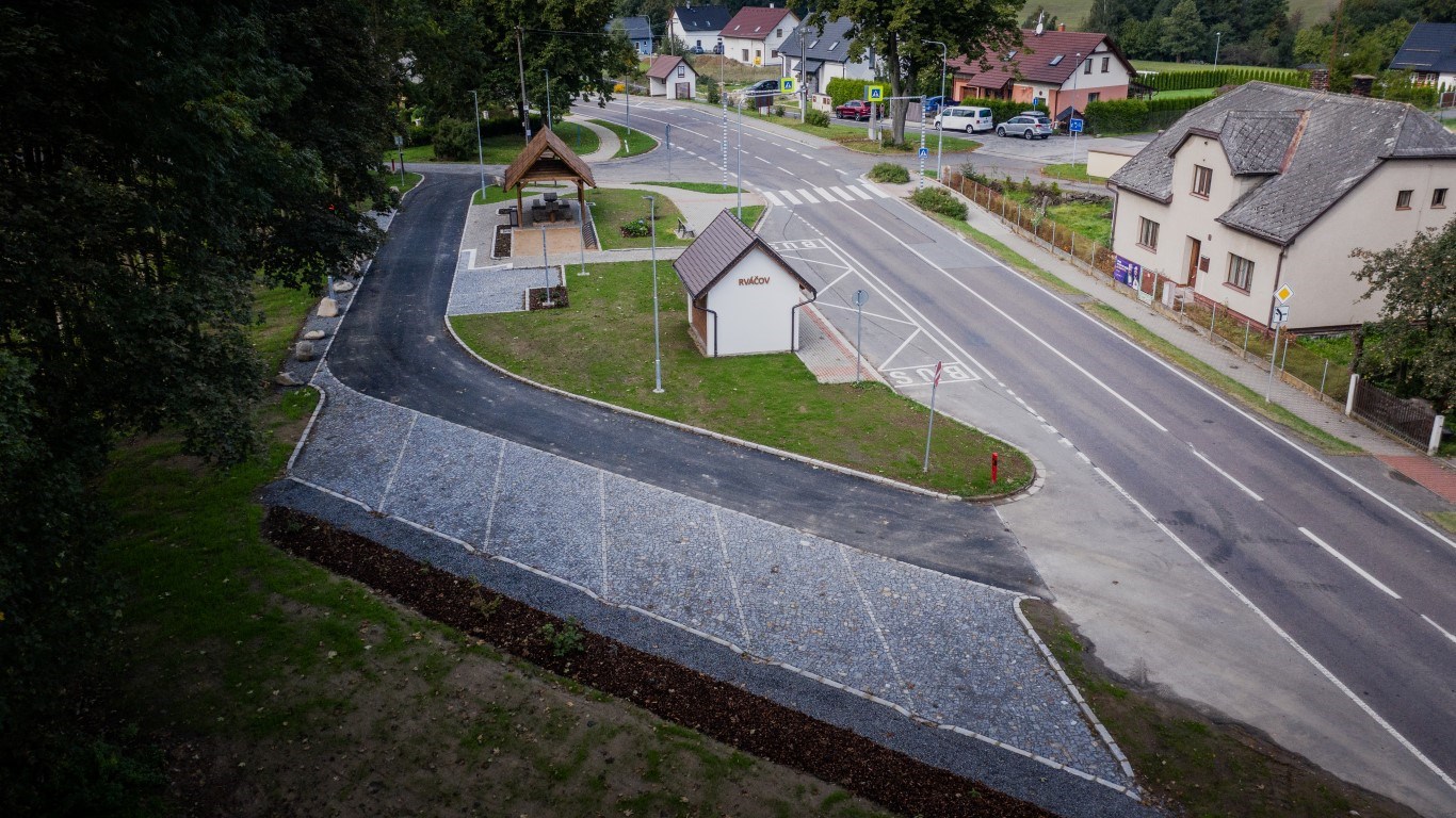 Revitalizace veřejného prostoru v obci Rváčov